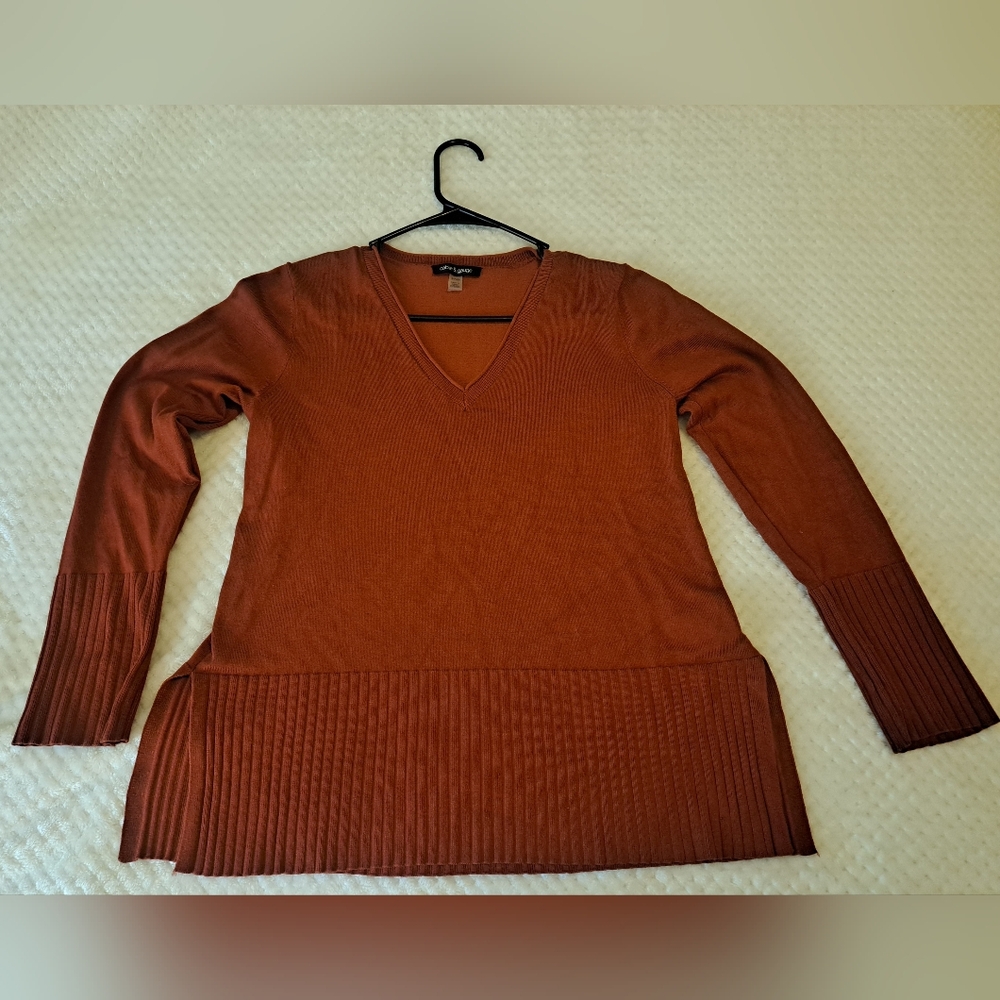 Cable & Gauge Terracotta V-Neck Sweater